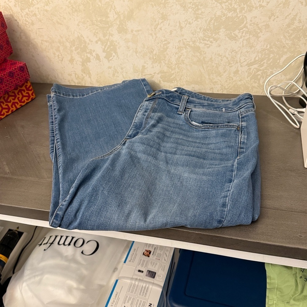 Sonoma Cropped Blue Jeans - Picture 4 of 4